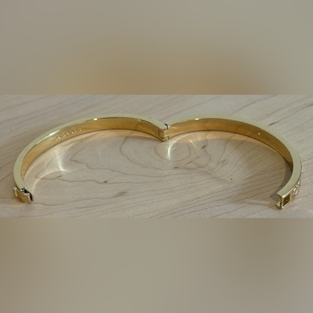 NEW Coach Women's Kissing C Hinged Bangle Bracelet - Picture 6 of 7